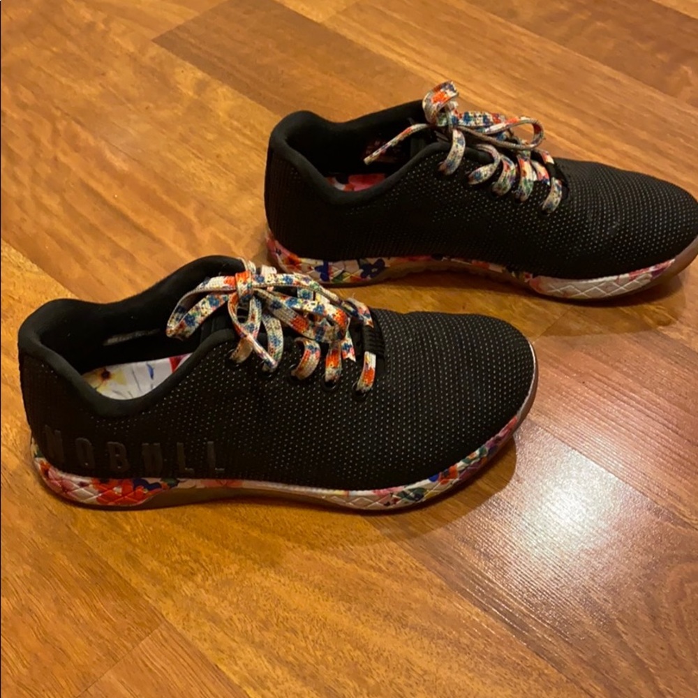NoBull daisy trainers